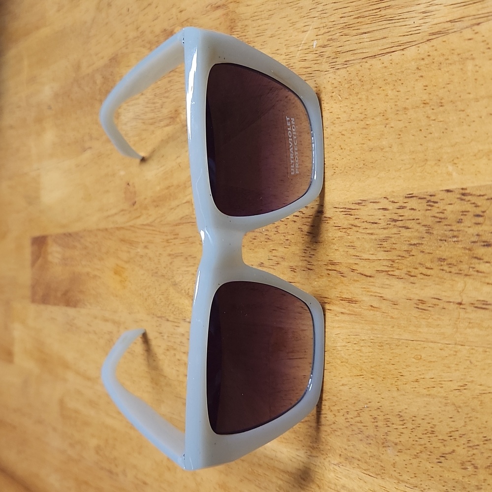 NEW! Large Modern Frame dark tint Sunglasses
